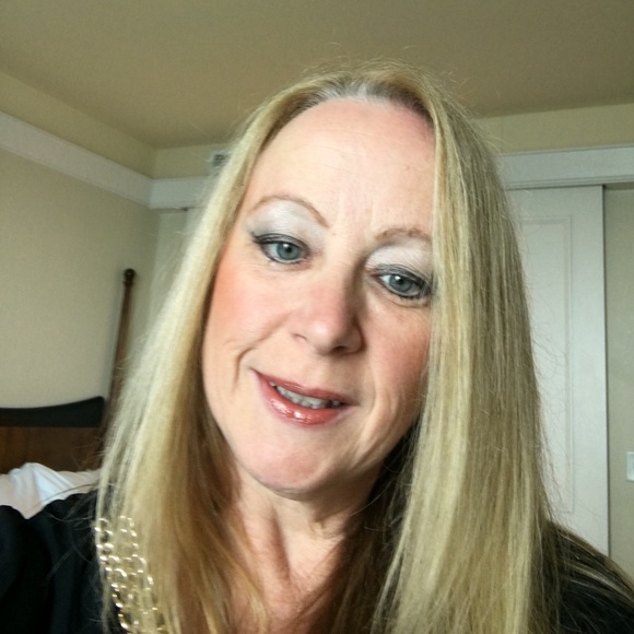 Meet your Posher, Phoebe - Picture 1 of 1